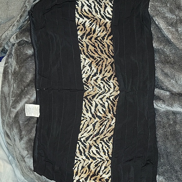 Women's Plus Size Beautiful skirt. Worn once excellent condition 👌 Size 18 W - Picture 3 of 6